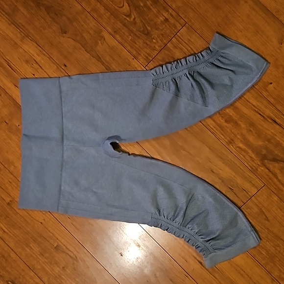 Lululemon athletica capri leggings size 4 - Picture 5 of 7